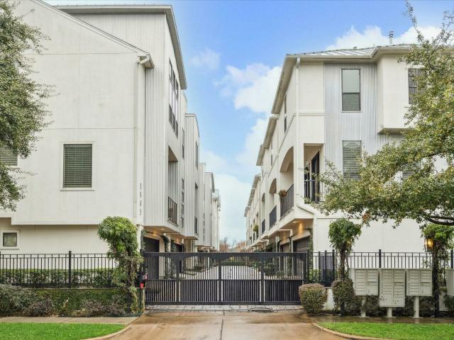 Townhouse for sale in Houston