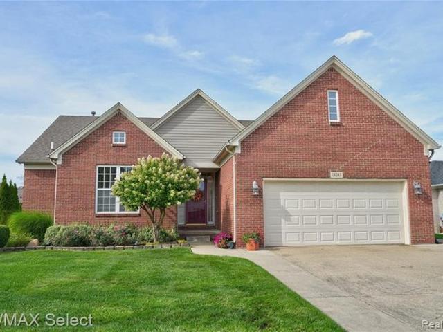 House for sale in Winding Creek, Macomb Township