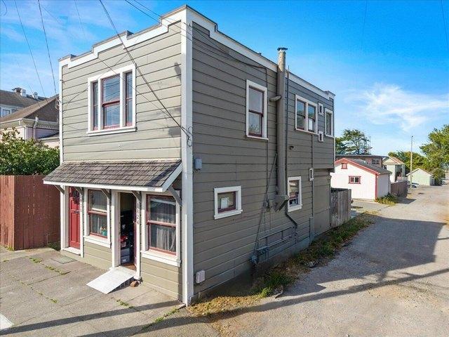 House for sale in The West Side, Eureka