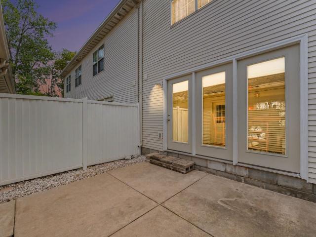 Townhouse for sale in Crown Point, Lake County
