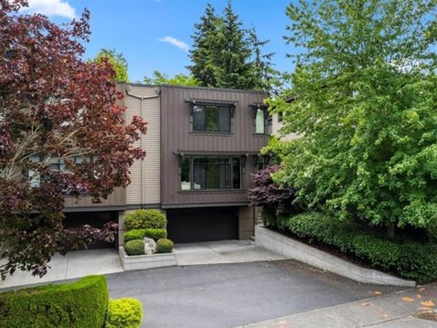 Townhouse for sale in Kirkland, Washington