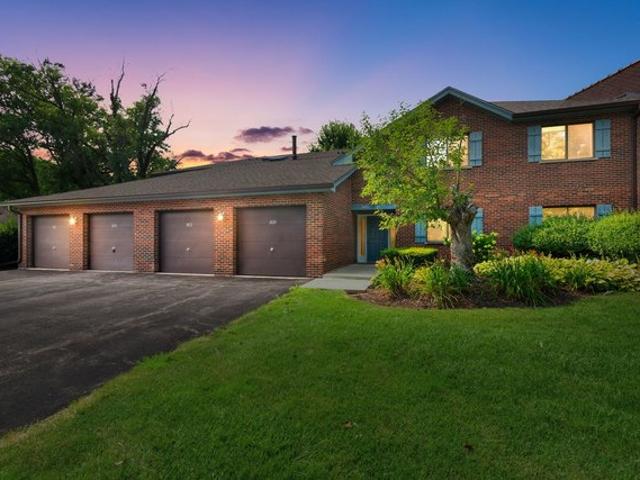 Condo for sale in Lisle, Illinois