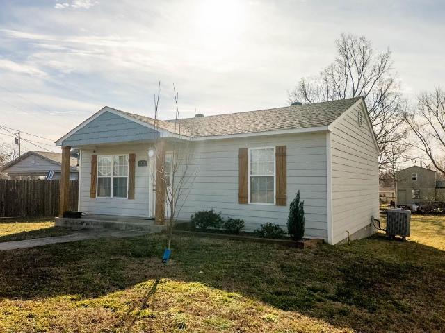 House for sale in Poplar Bluff, Missouri