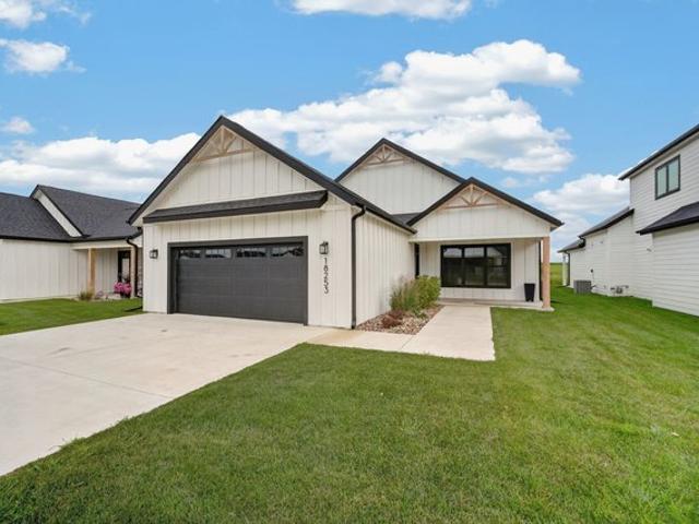 Townhouse for sale in Clive, Iowa