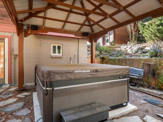 House for sale in Mount Shasta, California