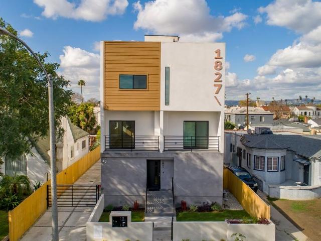 Apartment for rent in Canoga Park, California
