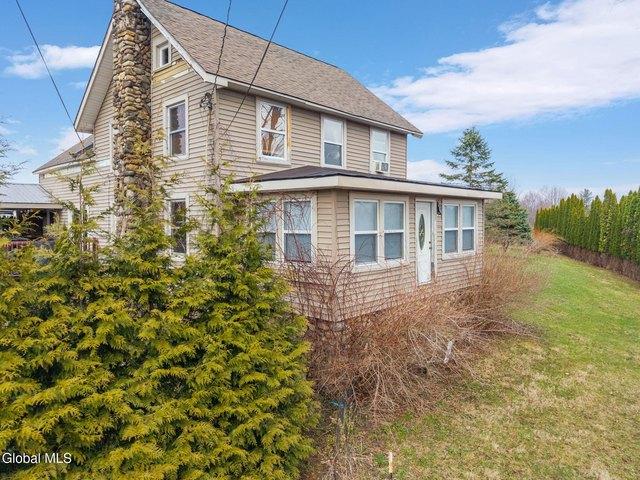 House for sale in Saratoga, New York