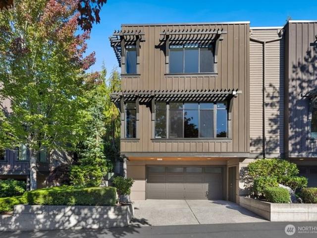 Townhouse for sale in Kirkland, Washington