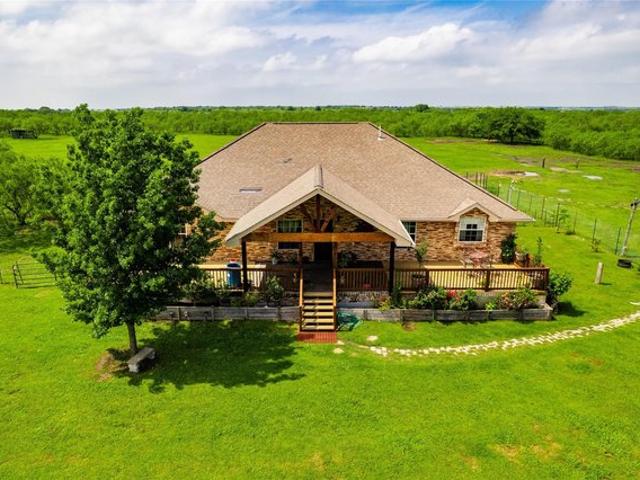 House for sale in Navarro, Texas