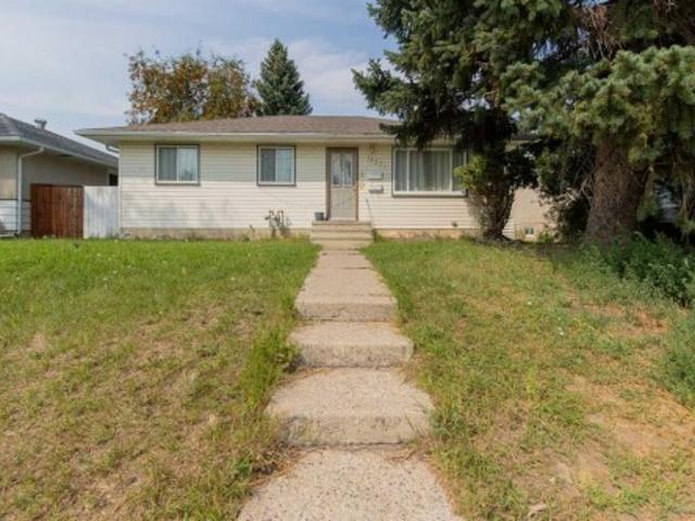 House for sale in Agnes Davidson, Lethbridge