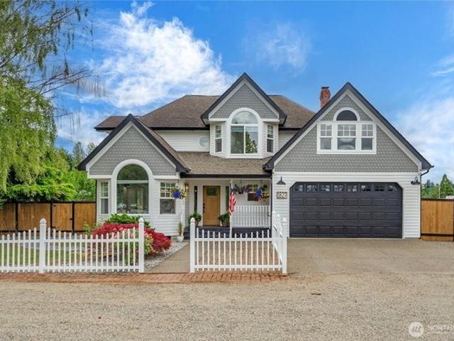 House for sale in Enumclaw, Washington