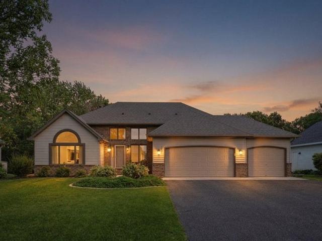 House for sale in Oakdale, Minnesota