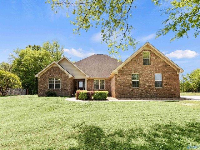House for sale in Hillsboro, Alabama