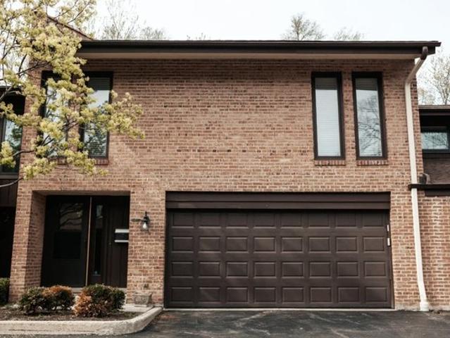 Townhouse for sale in Glenview, Illinois