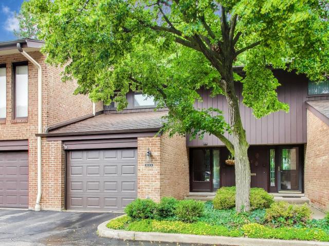 Townhouse for sale in Glenview, Illinois