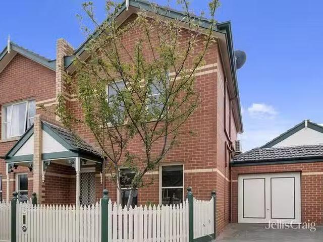 House for rent in Kingsville, Victoria
