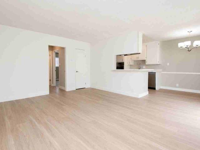 Apartment for rent in Canoga Park, California