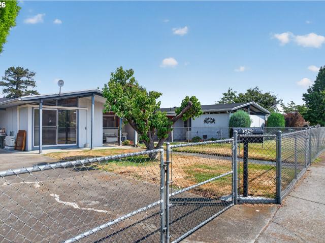 House for sale in The Dalles, Wasco County