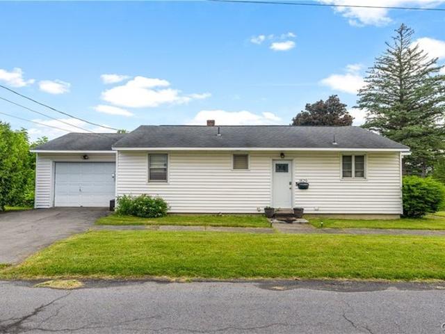House for sale in Oneida, New York