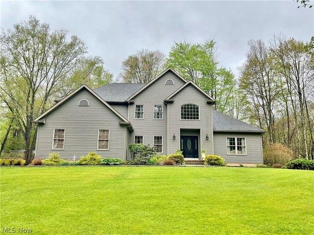 House for sale in Brookfield, Ohio