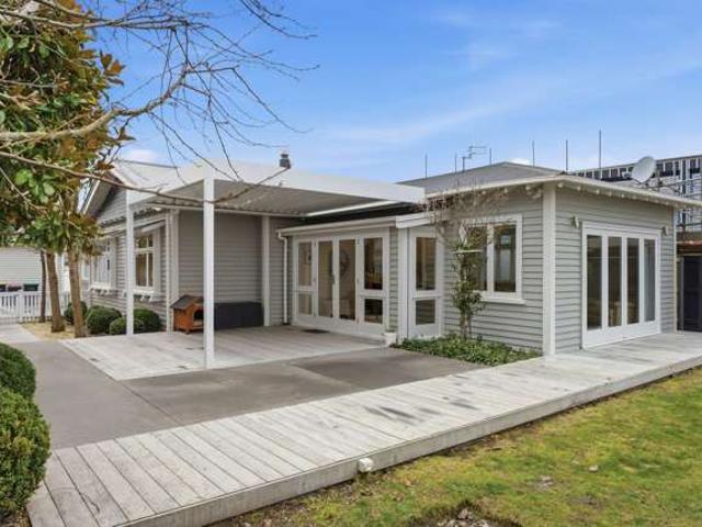House for sale in Strowan, Fendalton-Waimari-Harewood Community