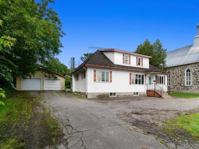 House for sale in L'île-du-grand-calumet, Quebec