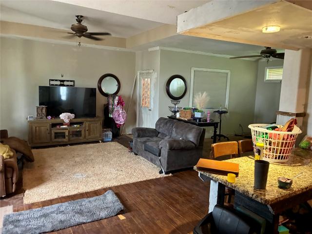 House for sale in Devine, Texas