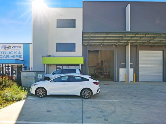 Warehouse for rent in Jandakot, Western Australia