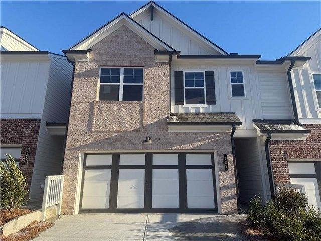 Townhouse for sale in Auburn, Georgia