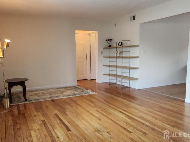 Property for sale in Edison, New Jersey