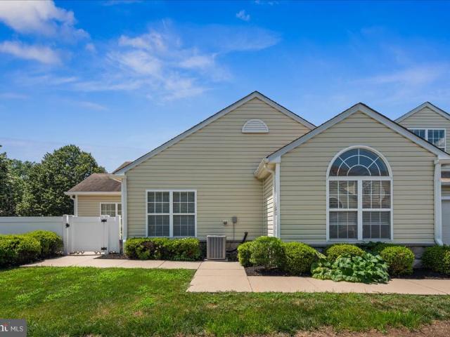 Townhouse for sale in Trenton