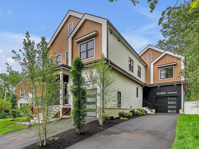 Townhouse for sale in Newton