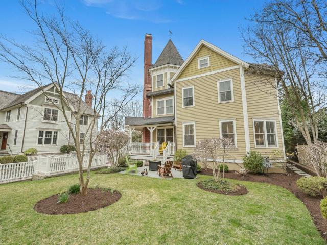 Condo for sale in Greenwich