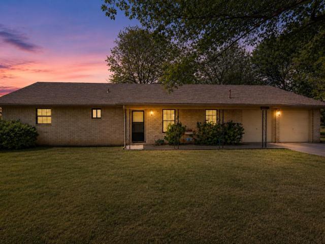 House for sale in Smithville, Texas