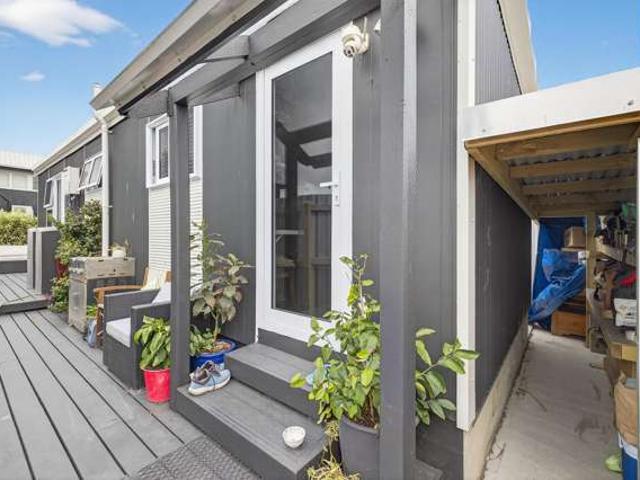 House for rent in Chaslands, Canterbury