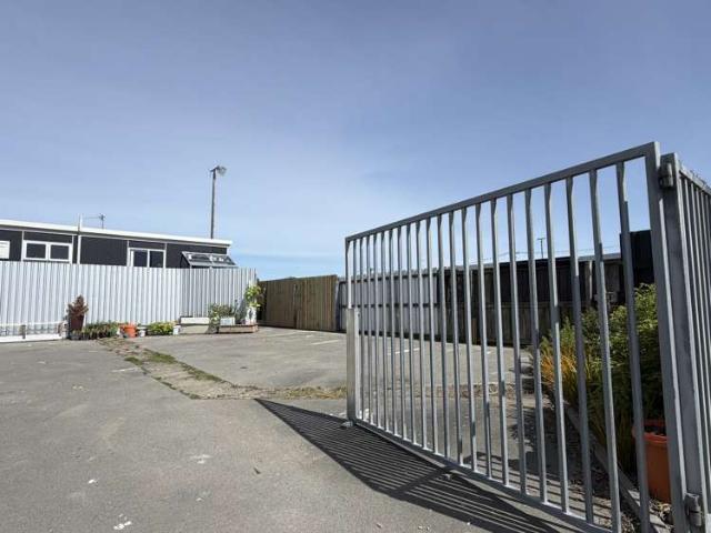 House for sale in Chaslands, Canterbury