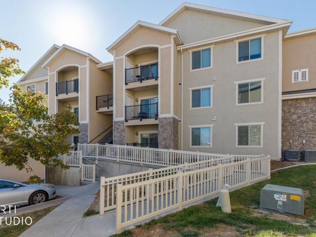 Condo for sale in Saratoga Springs, Utah