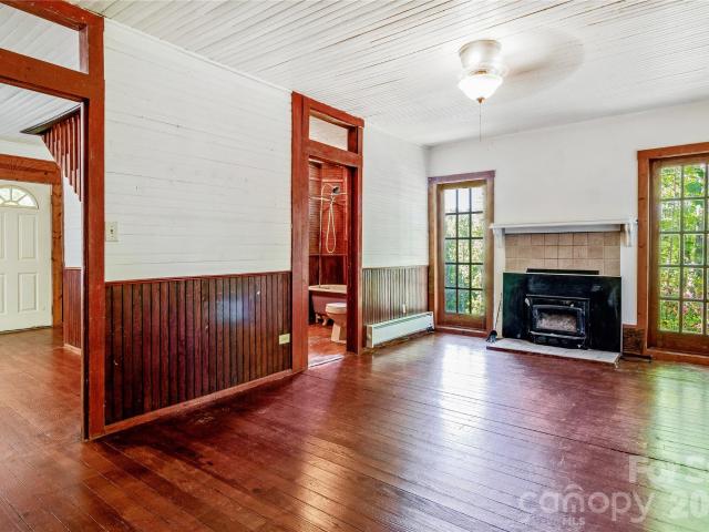 House for sale in Saluda, North Carolina