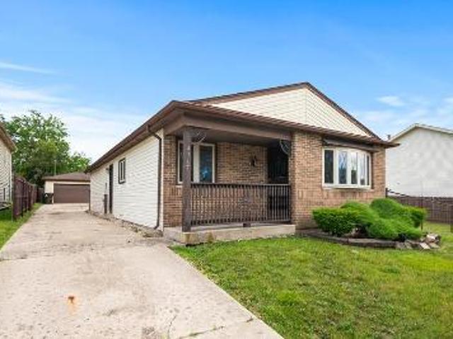 House for sale in Country Club Hills