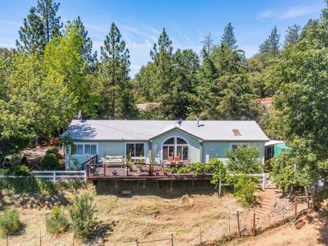 House for sale in Pine Grove, California