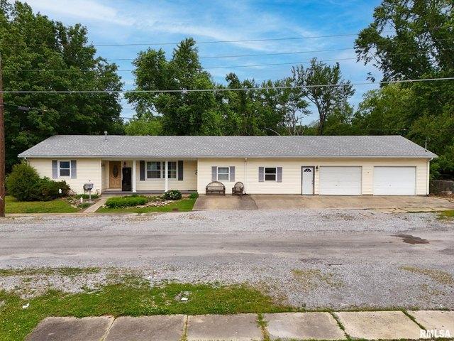 House for sale in Eldorado, Illinois