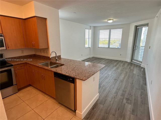 Condo for rent in Hollywood