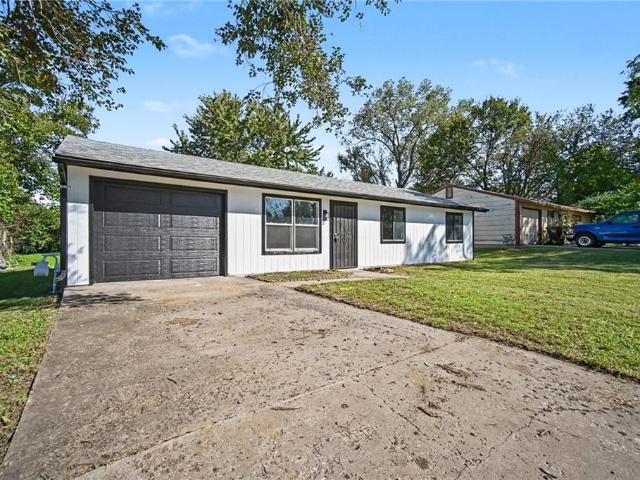 House for sale in South Lawn Park, Topeka