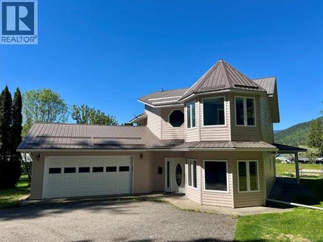 House for sale in Sicamous, British Columbia