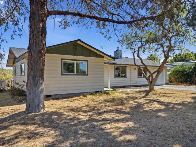 House for sale in Redmond, Deschutes County