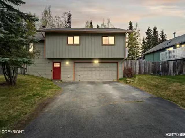 House for sale in Eagle River