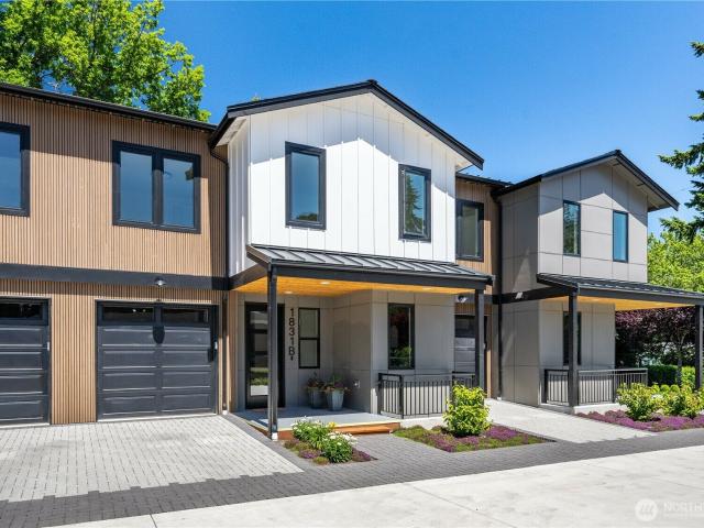Townhouse for sale in Kirkland