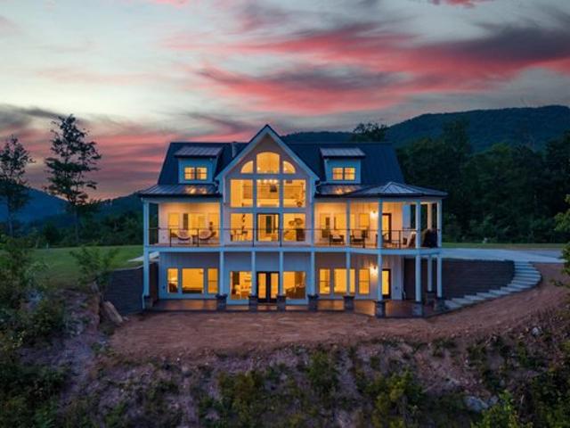 House for sale in Laurel Bloomery, East Tennessee