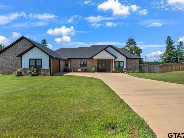 House for sale in Lindale, Smith County