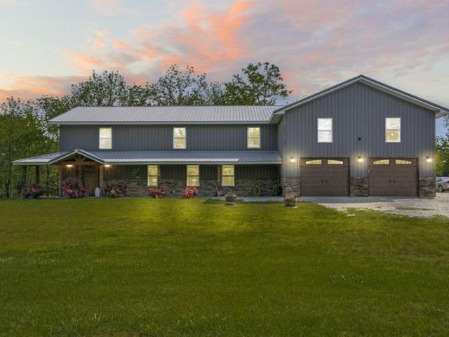 House for sale in Stone, Missouri